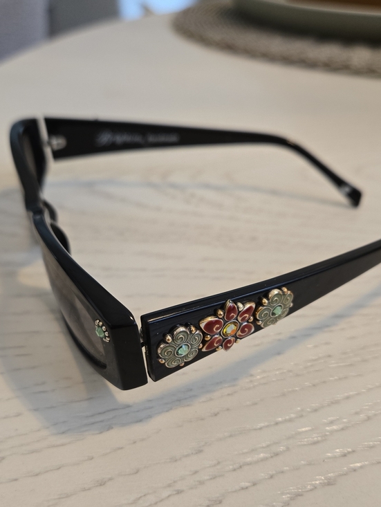 Brighton Accessories - Brighton Black Embellished Raised Floral Temple Sleek Retro Design Sunglasses